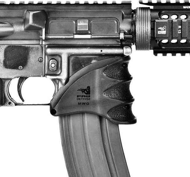 Накладка FAB Defense MWG на шахту магазину AR15 / M16 Чорна fx-mwg 24100040 фото